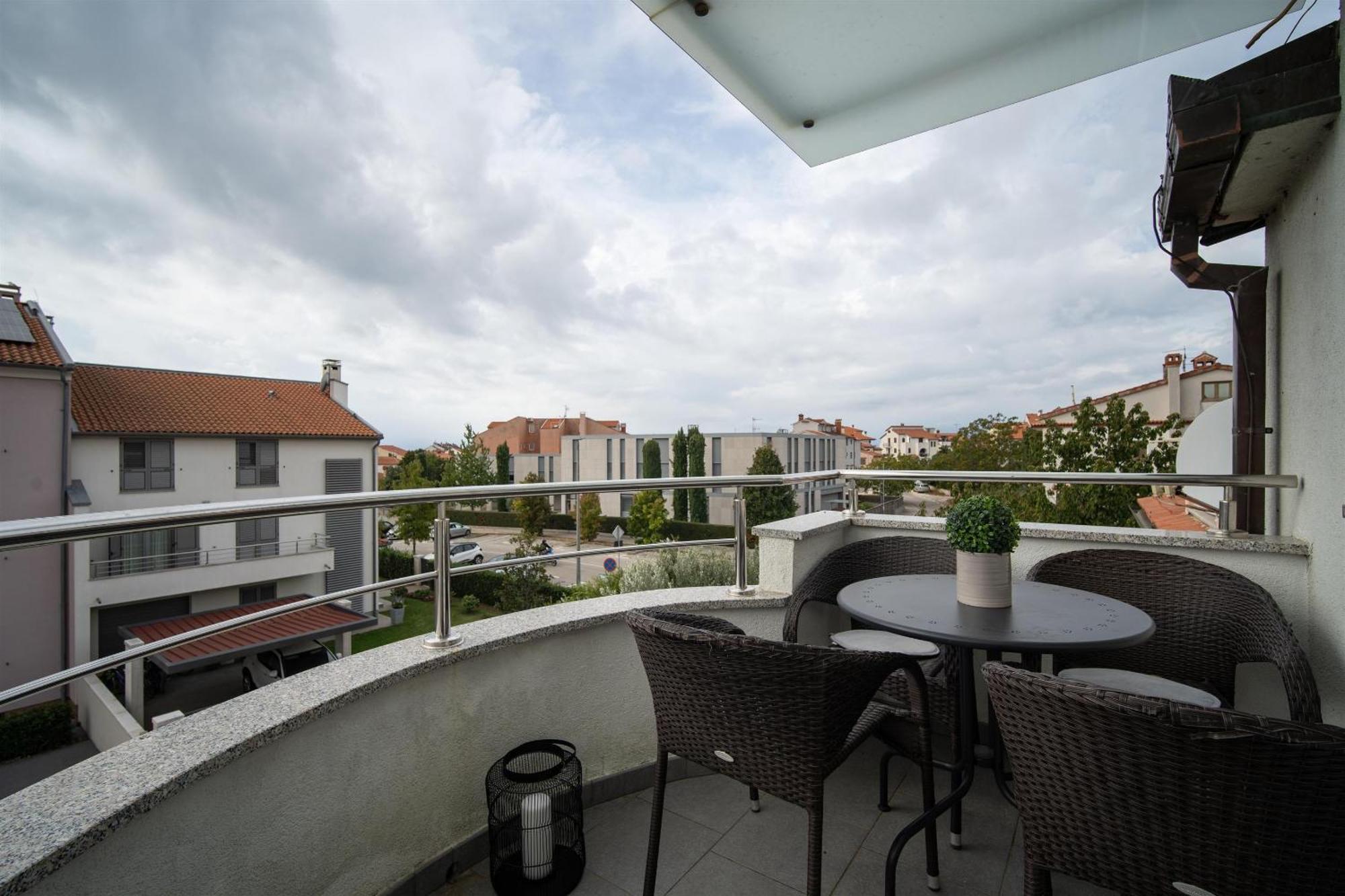 Apartments Valbruna Rovinj Exterior photo