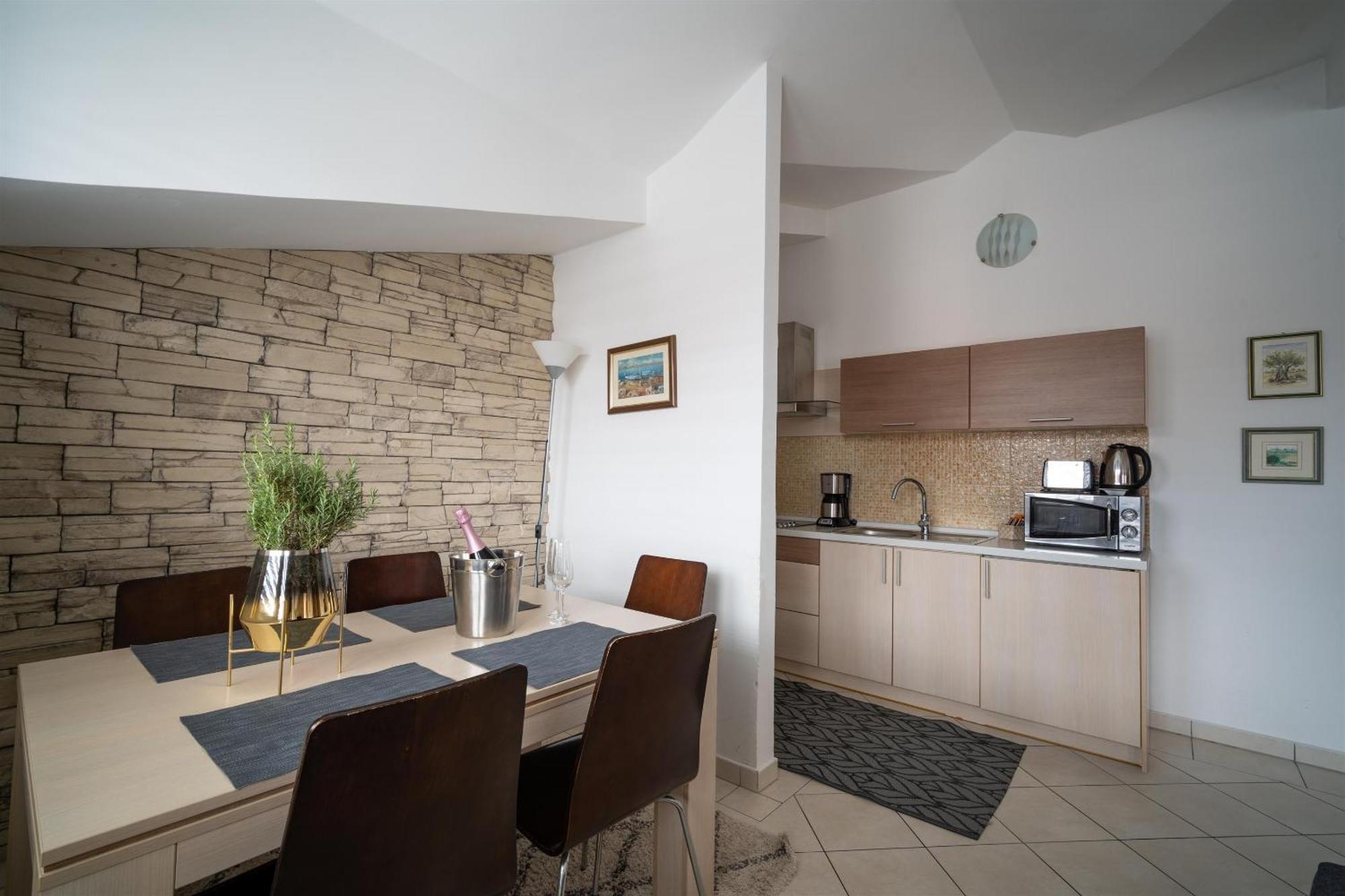 Apartments Valbruna Rovinj Exterior photo