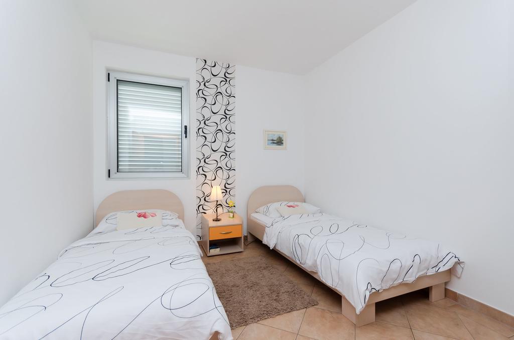 Apartments Valbruna Rovinj Exterior photo